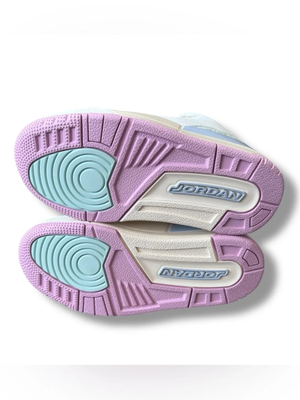 Jordan Kids Retro 3 OG (PS) color SAIL/AURA-JADE AURA Size: 11c - Picture 3 of 10